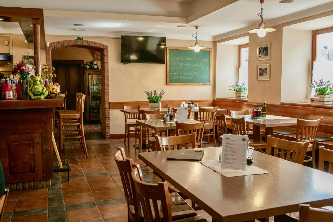 Guesthouse Tursic Vrhnika Ngoại thất bức ảnh