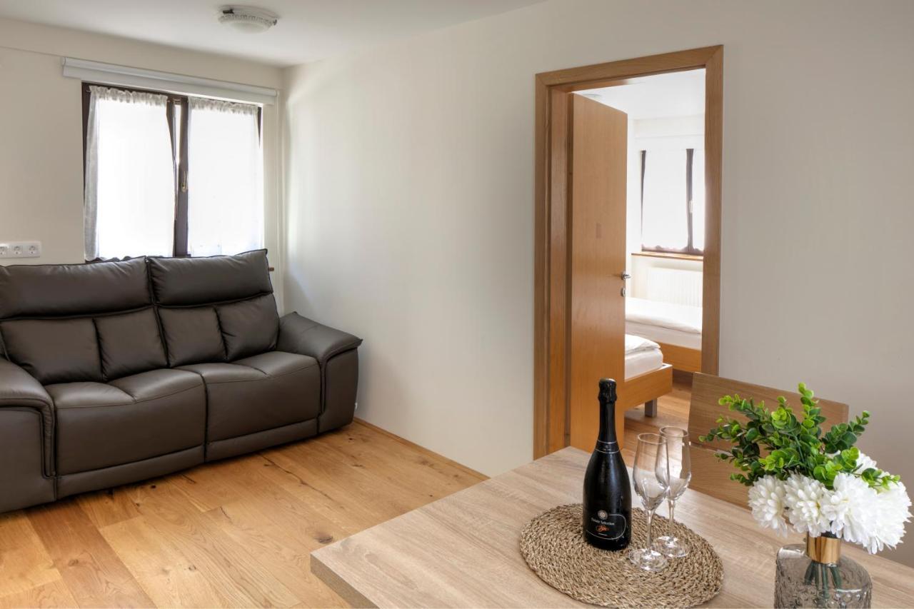 Guesthouse Tursic Vrhnika Ngoại thất bức ảnh