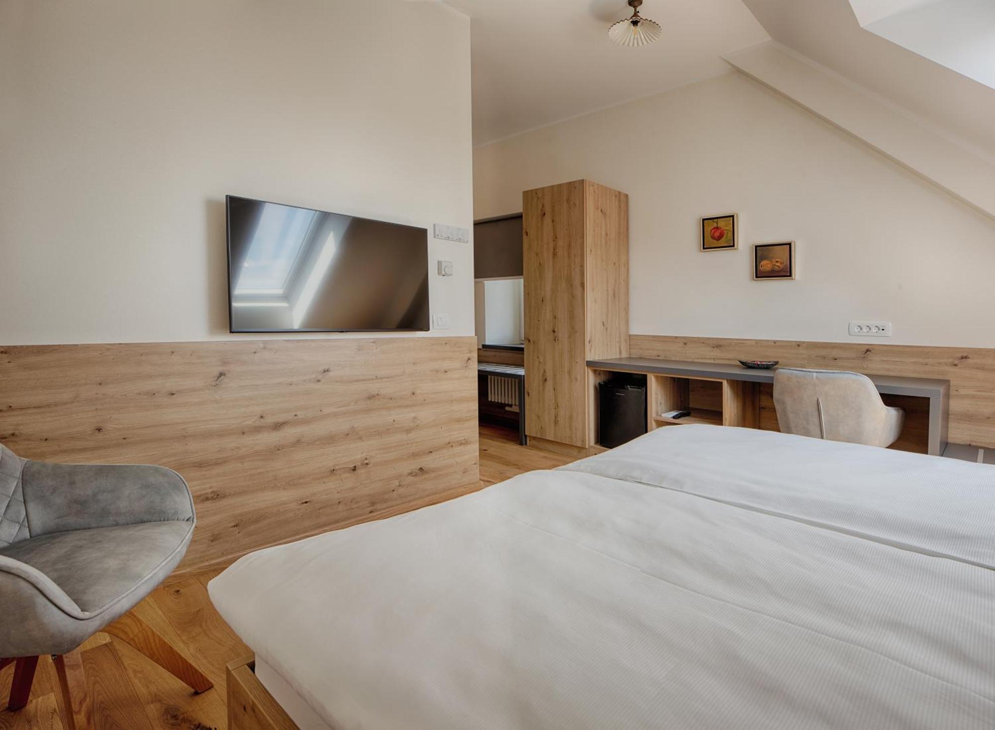 Guesthouse Tursic Vrhnika Ngoại thất bức ảnh