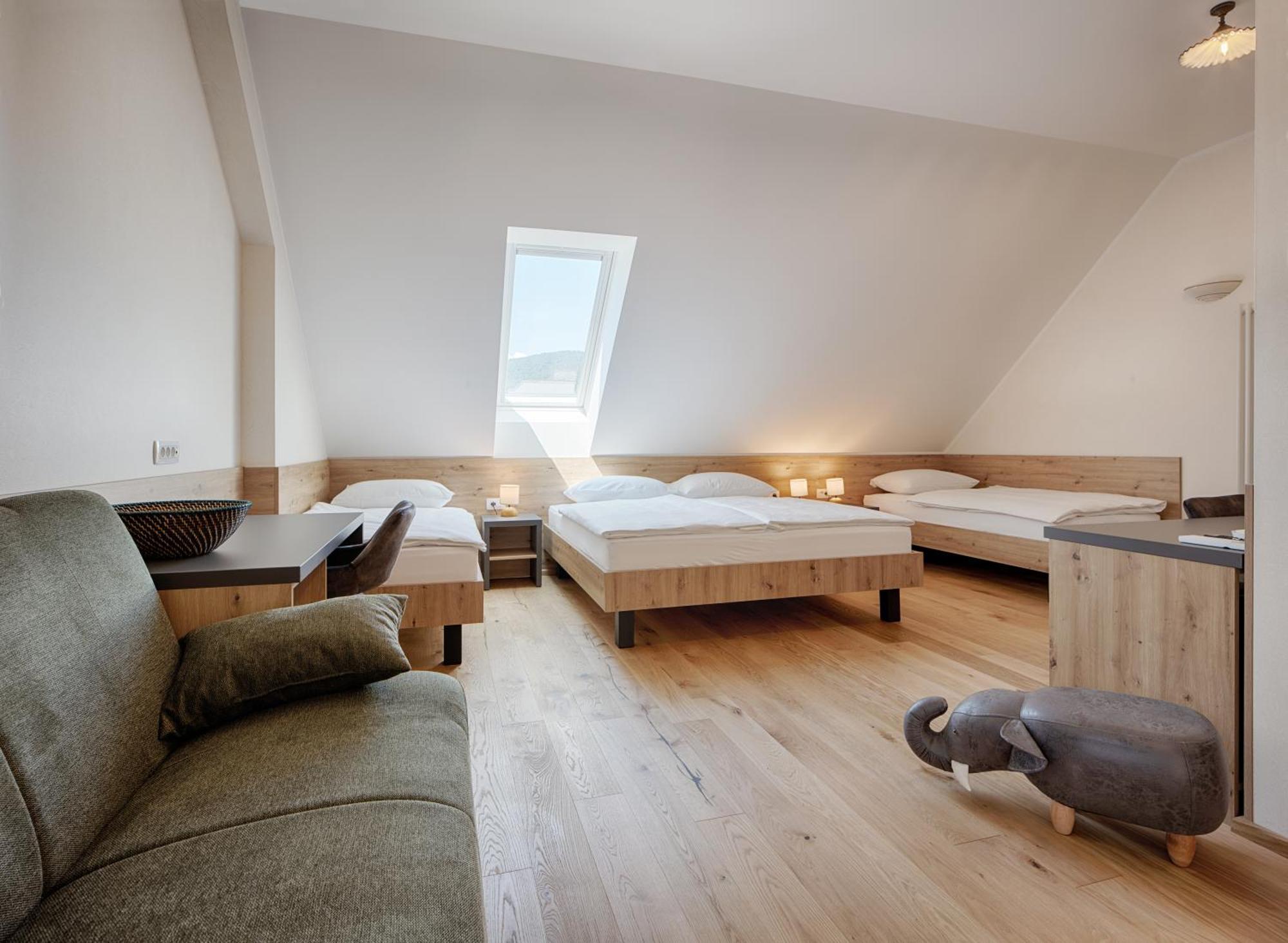 Guesthouse Tursic Vrhnika Ngoại thất bức ảnh