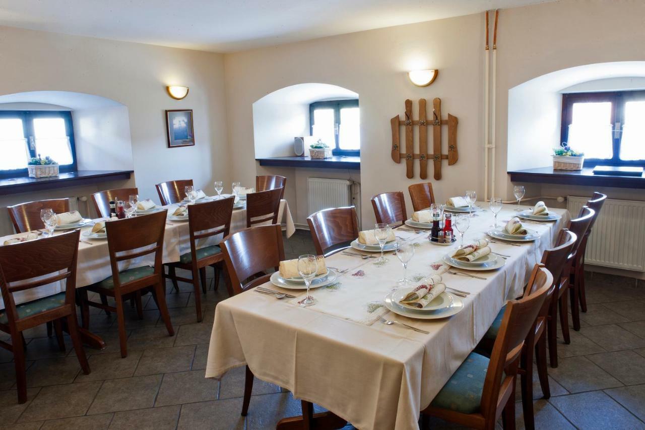 Guesthouse Tursic Vrhnika Ngoại thất bức ảnh