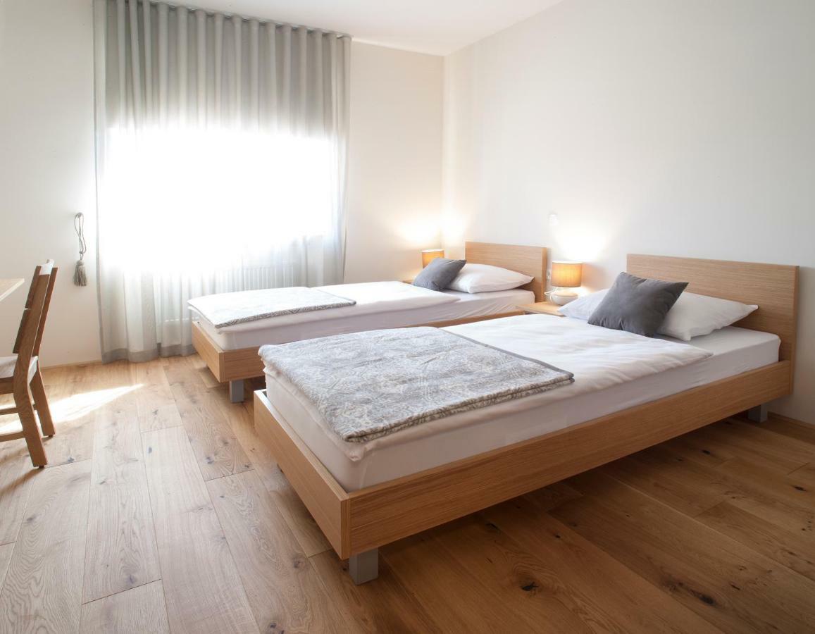 Guesthouse Tursic Vrhnika Ngoại thất bức ảnh